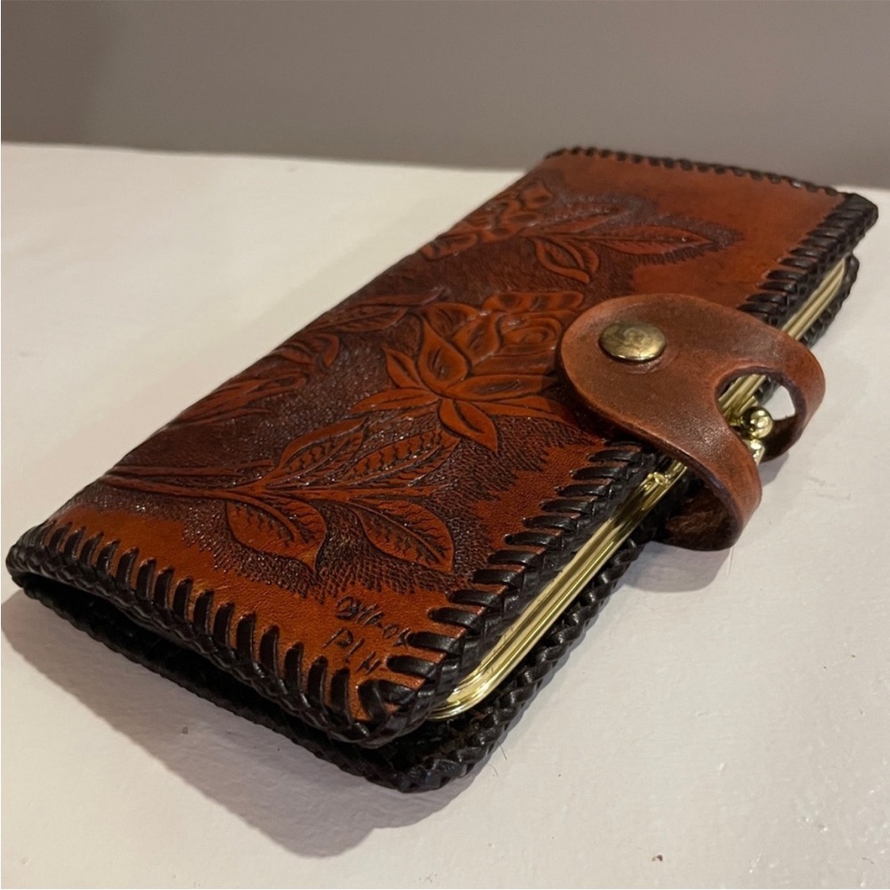 Vintage Hand Tooled Leather Wallet • Floral • Signed • Excellent - Picture 2 of 15